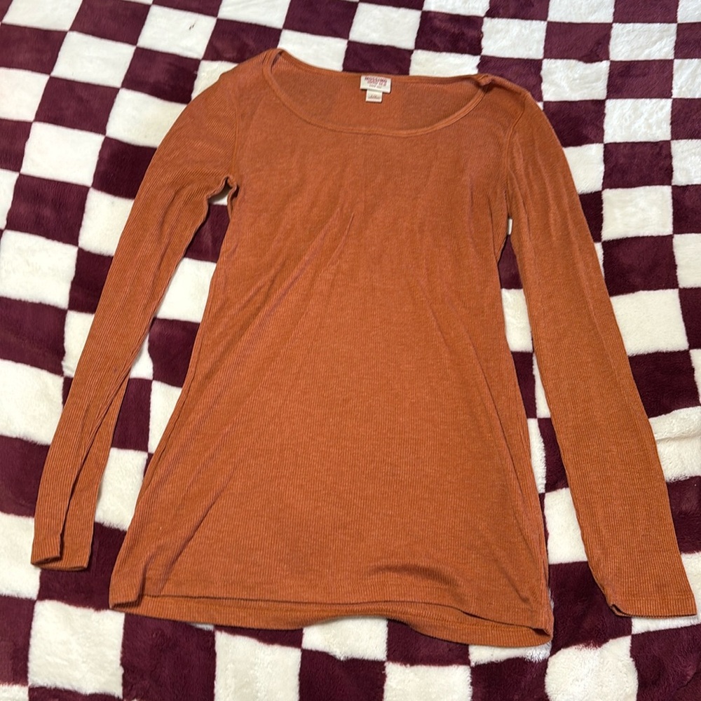 Orange long sleeve top 
Size large